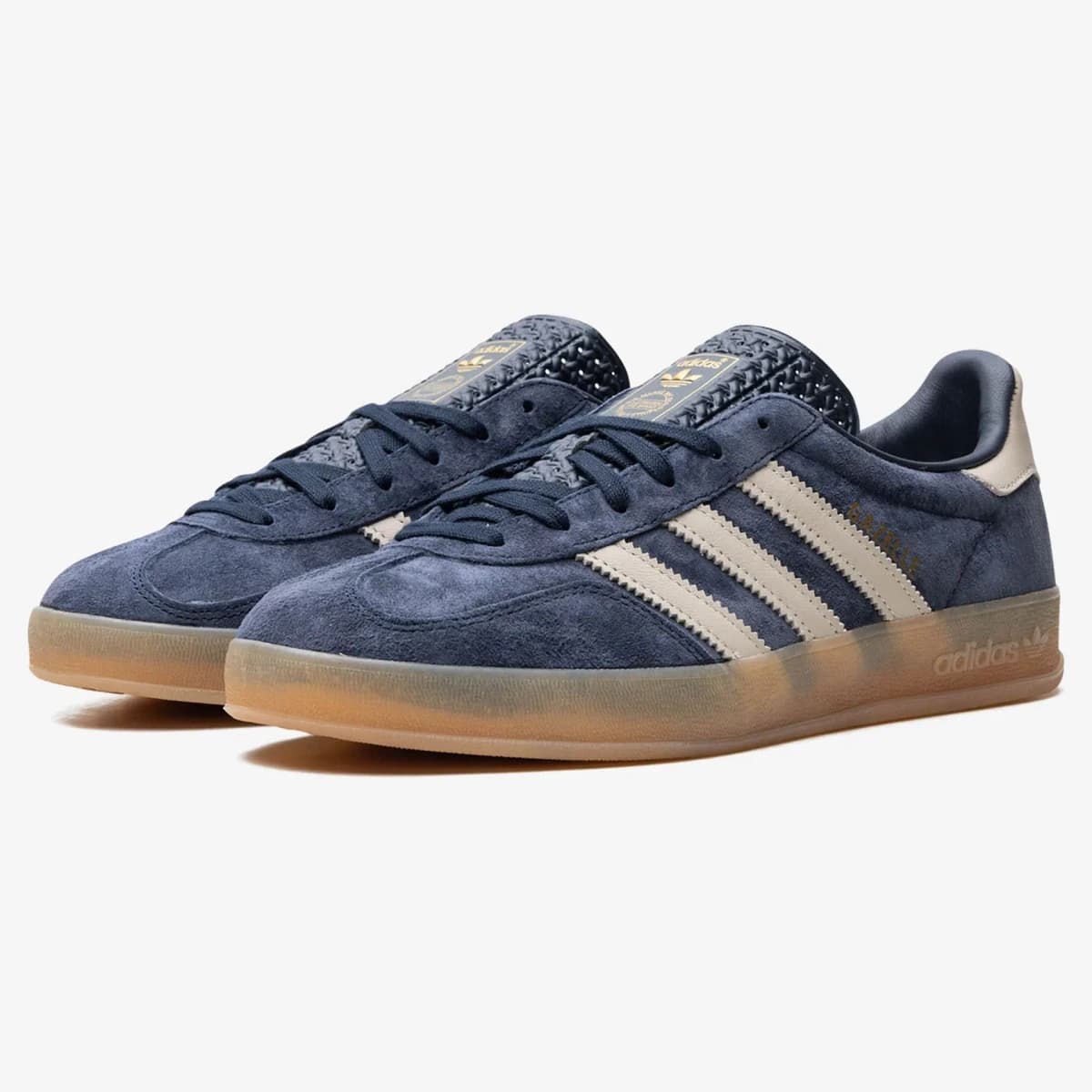 Adidas Gazelle Indoor Legend Ink. Vista 2 del modelo. Imagen de catálogo del producto.